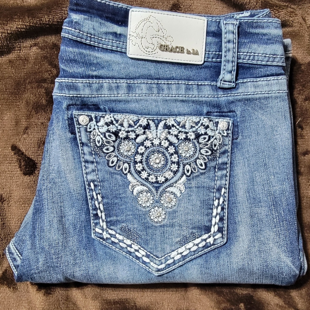 New, worn once! Grace In LA Women's Blue Embroidered Jeans Stretch, Comfy!